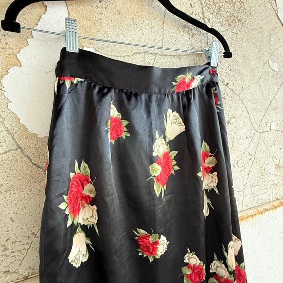 Vtg 90s Wrap Skirt Black Silky Satin Rose Print Midi USA Made Coquette Grunge S - Picture 7 of 7